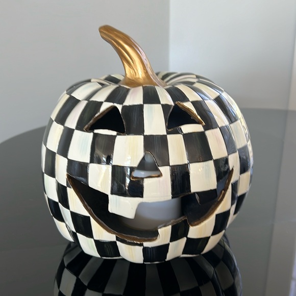 🎉Host Pick🎉MacKenzie-Childs Courtly Check Illuminated Jack-O-Lantern - Picture 2 of 13